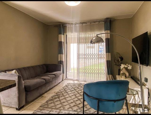 2 BEDROOM APARTMENT FOR SALE IN RUIMSIG